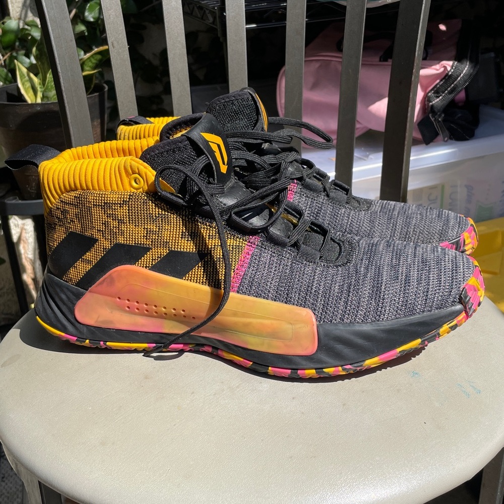 Adidas Mens Dame 5: size 10.5